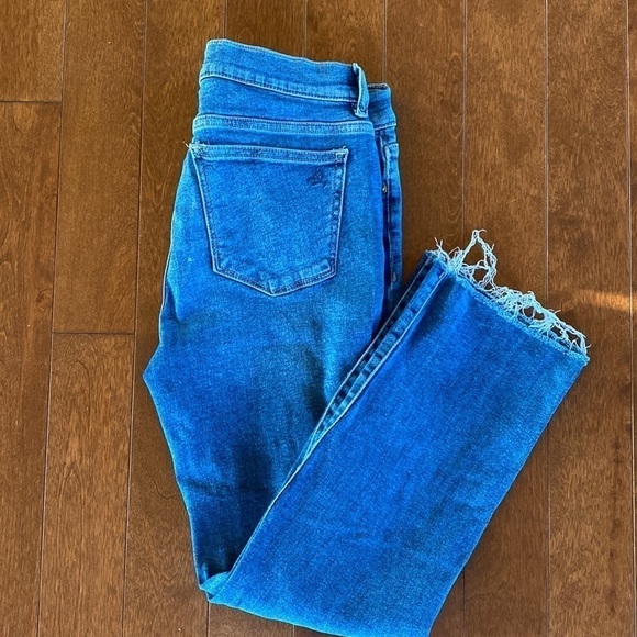 DL1961
Mara Mid Rise Instasculpt Ankle Straight Jeans size 29 NWT sold out - Picture 11 of 11